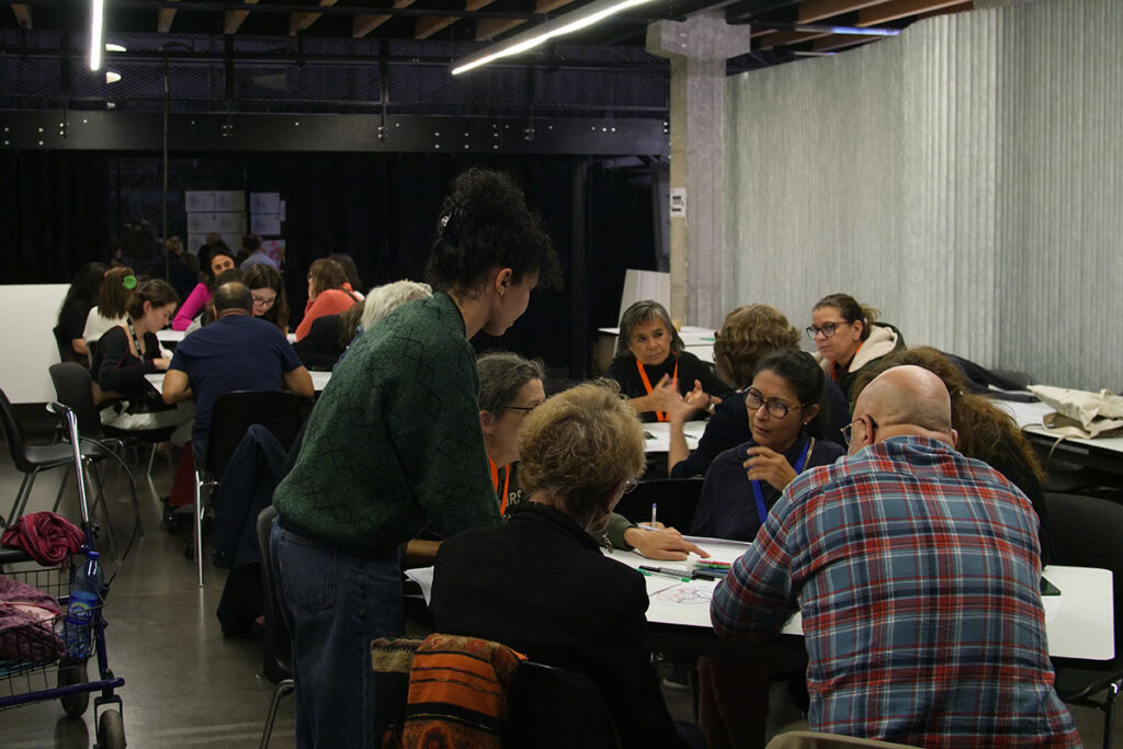 Travaux de groupes pendant le troisième atelier