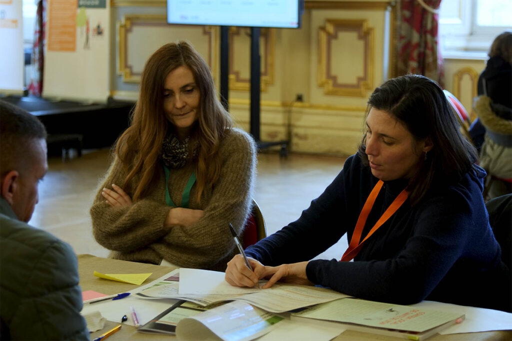 Travaux de groupes pendant le cinquième atelier 2025